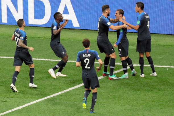 足球界掀起 足球界掀起